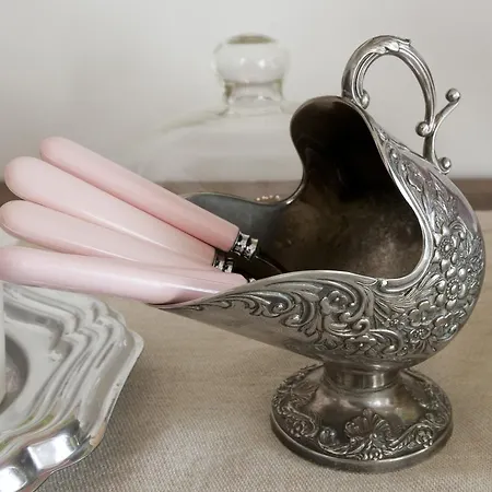 Ester Bed & Breakfast *