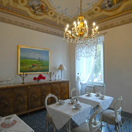 Ester Bed & Breakfast